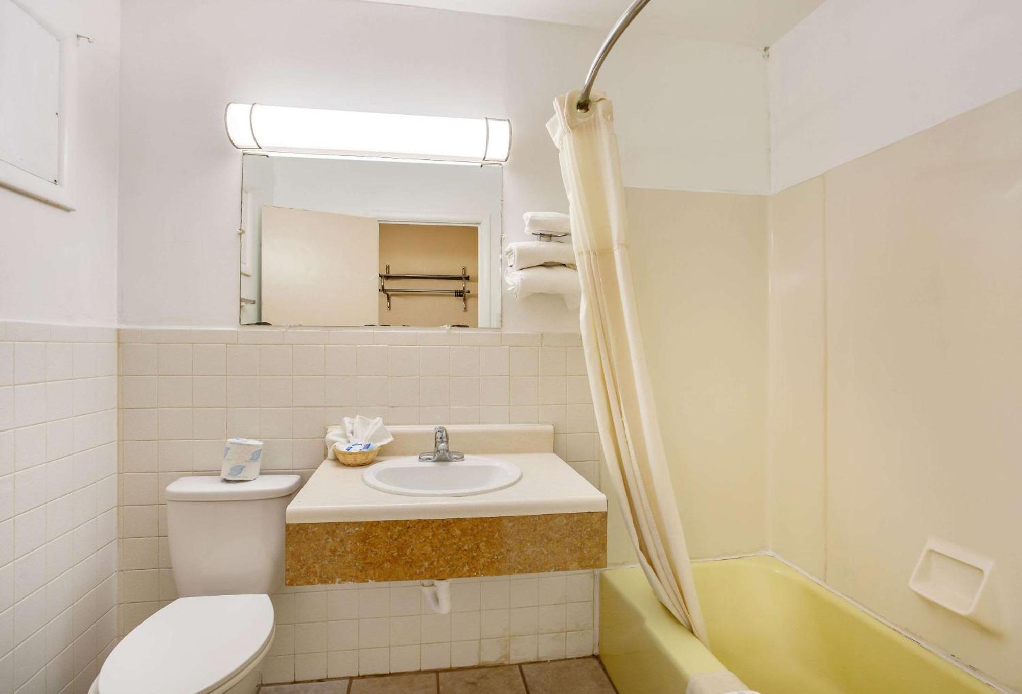 Rodeway Inn & Suites Raton Zewnętrze zdjęcie