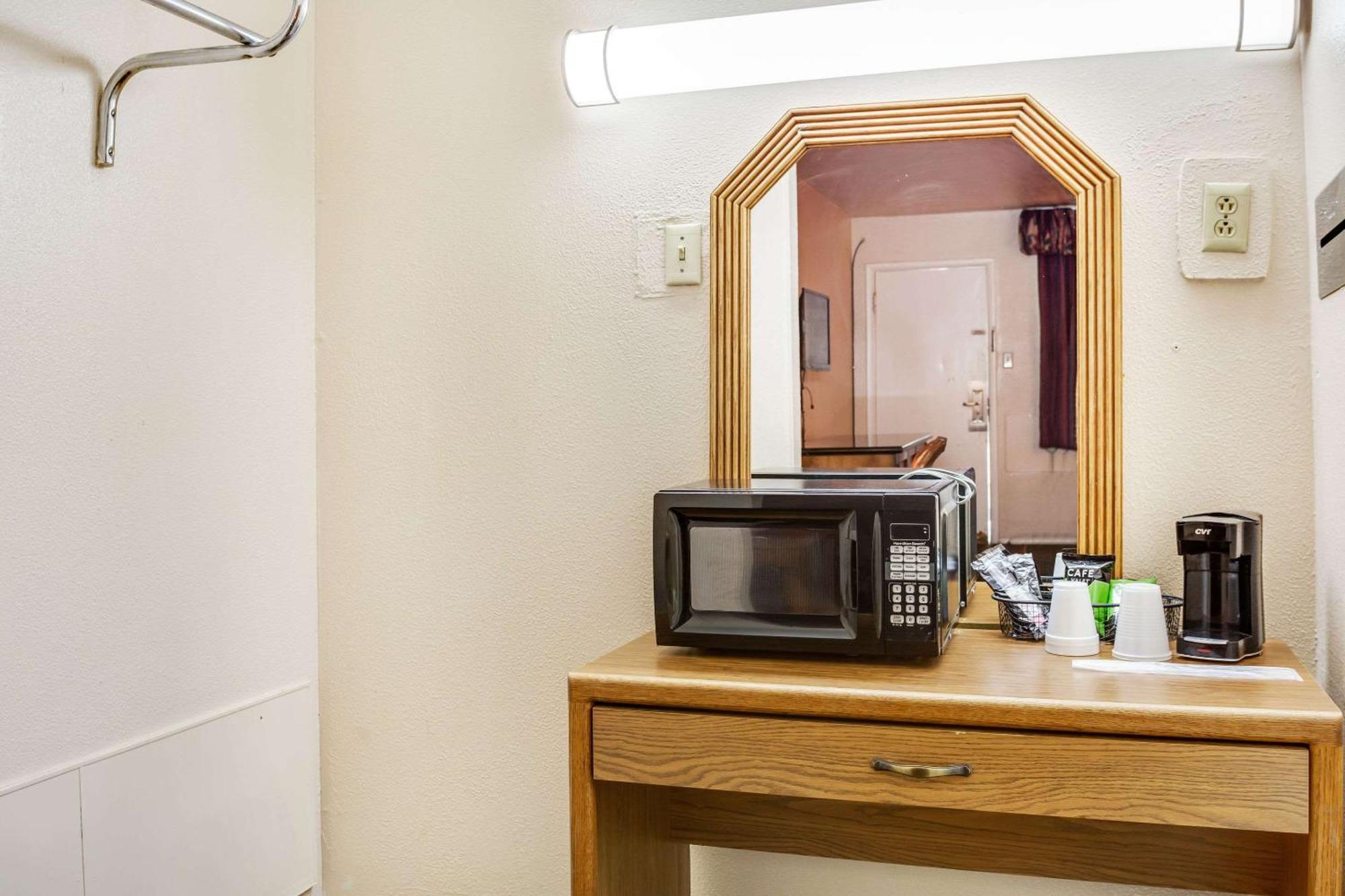 Rodeway Inn & Suites Raton Zewnętrze zdjęcie